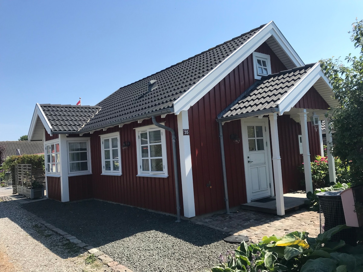 Unikt hus m/gårdhave ved strand