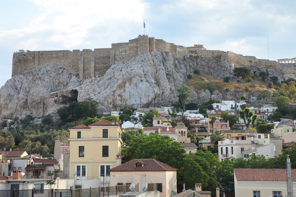 Stay in the heart of Plaka with an Acropolis View