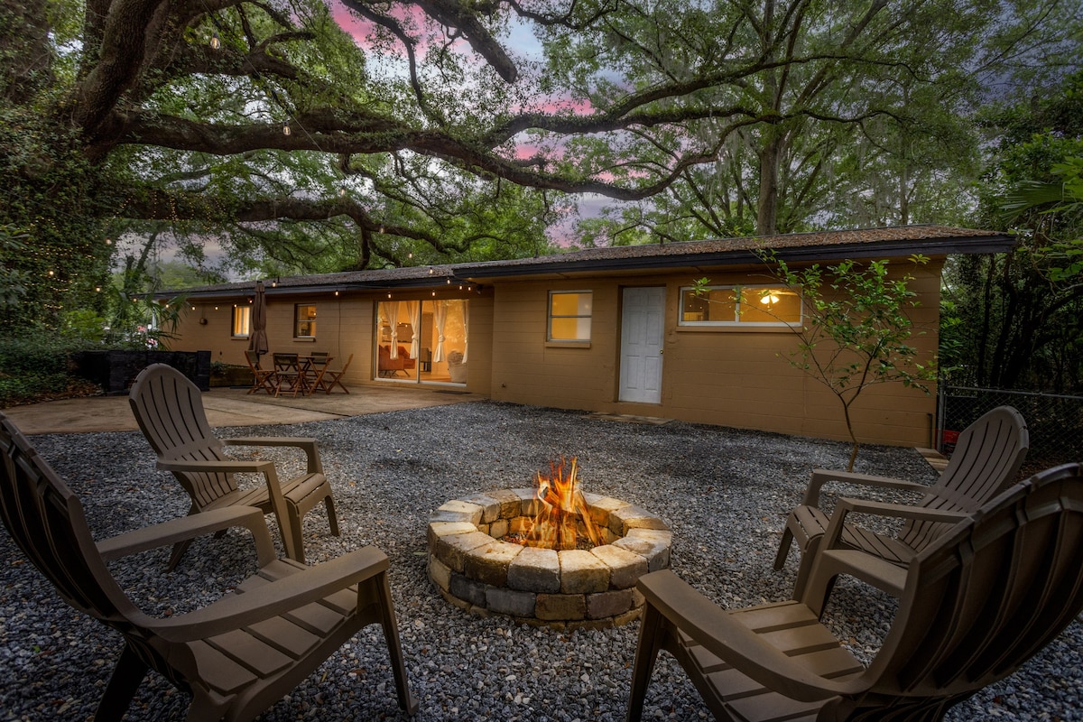 Arbor: The Live Oak Chill & Thrill Retreat