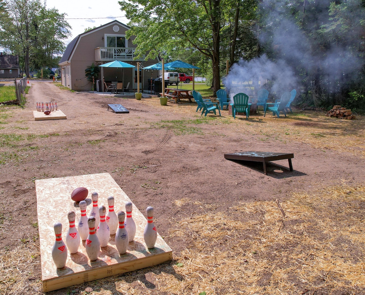 Four Seasons Retreat - Hot Tub, Corn Hole, Fowling