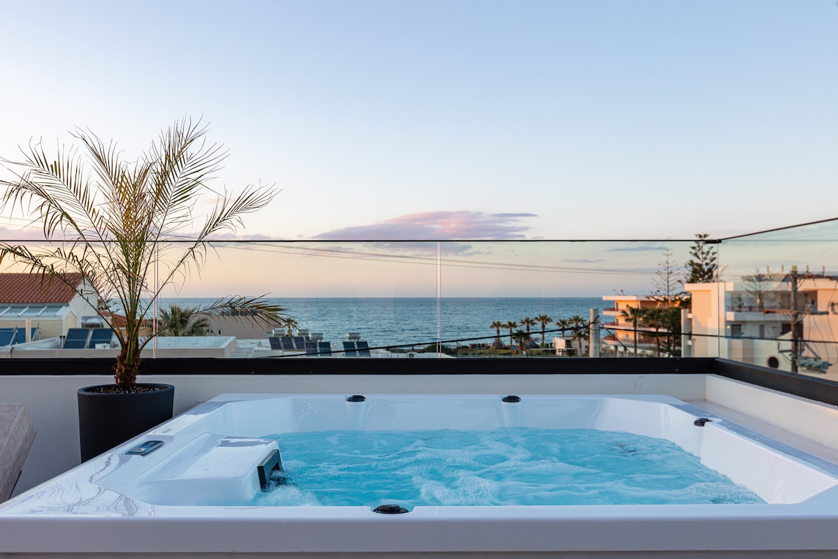 Private Rooftop w/ Hot Tub, 100m from the Beach