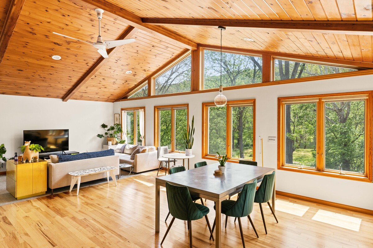 Delaware River Modern Retreat on Delaware River