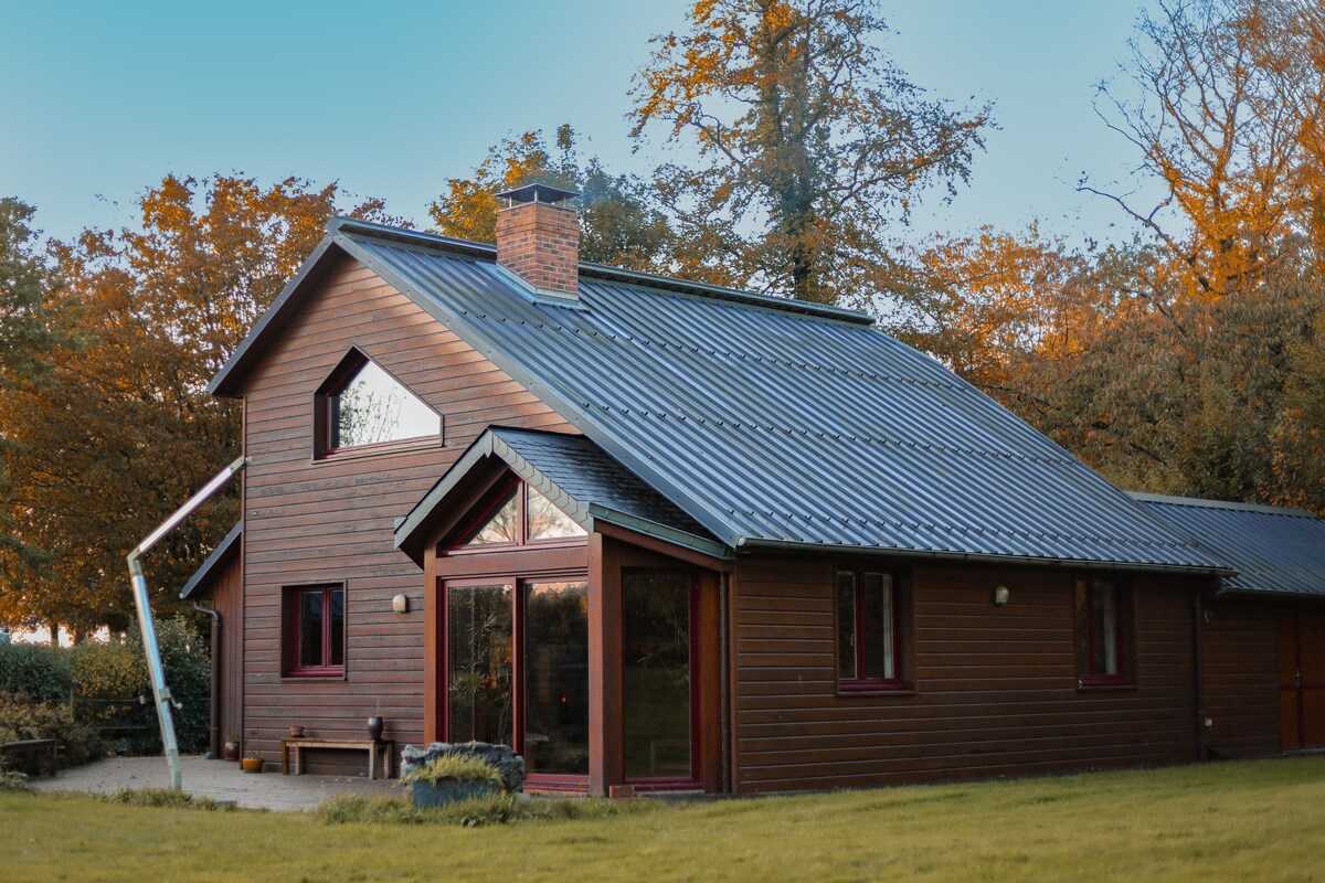 Maison d'architecte en bois au calme de la nature