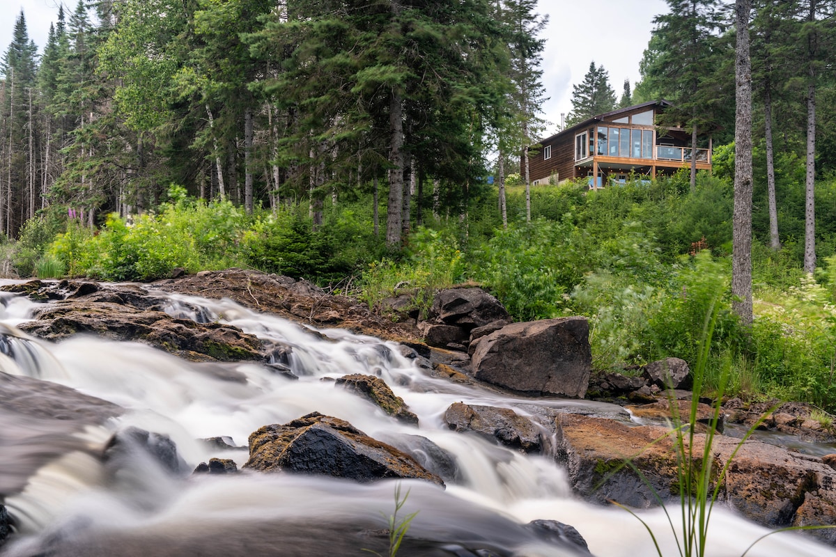 Secluded Luxury River Retreat