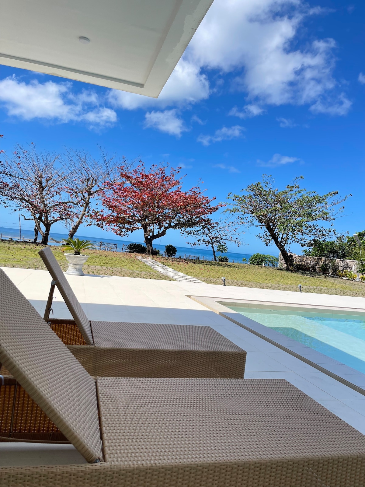 Private Luxury Room in a Beachfront Luxury Villa