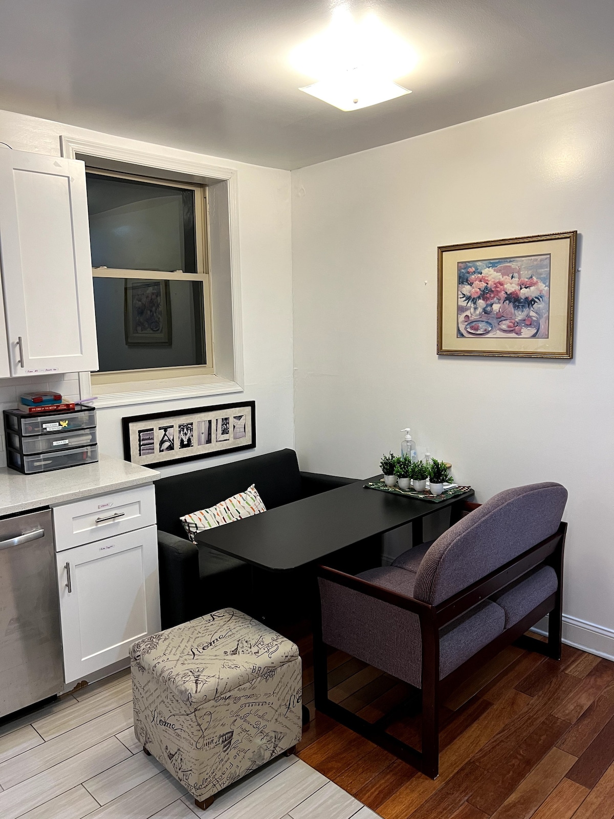 Charming Rittenhouse Room: Cozy and Convenient