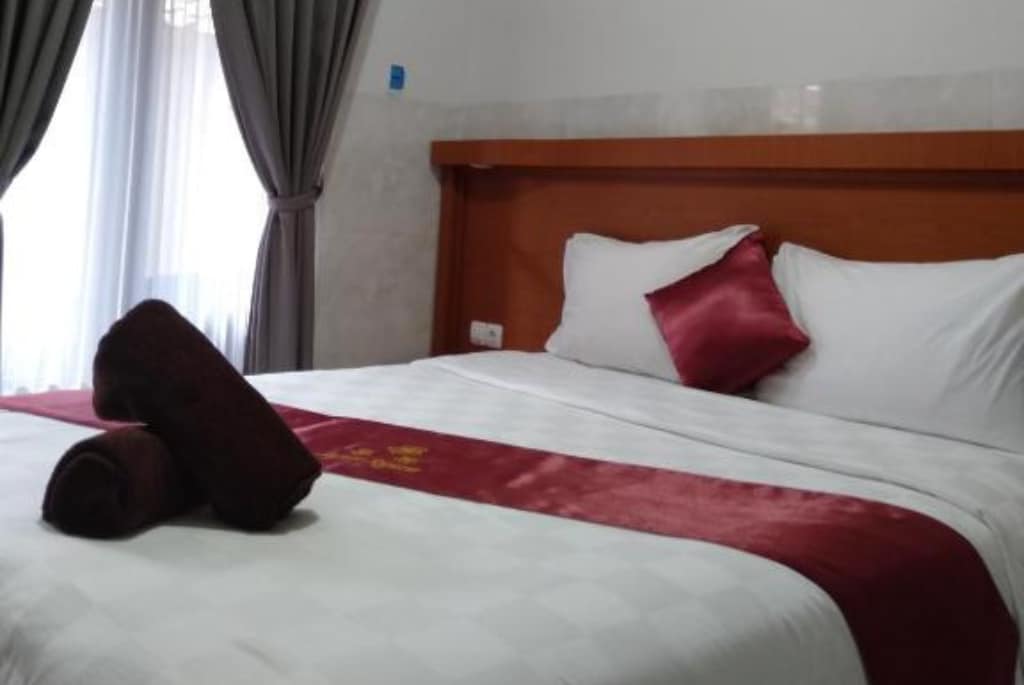 Affordable Room WalkingDistance to Airport & Beach