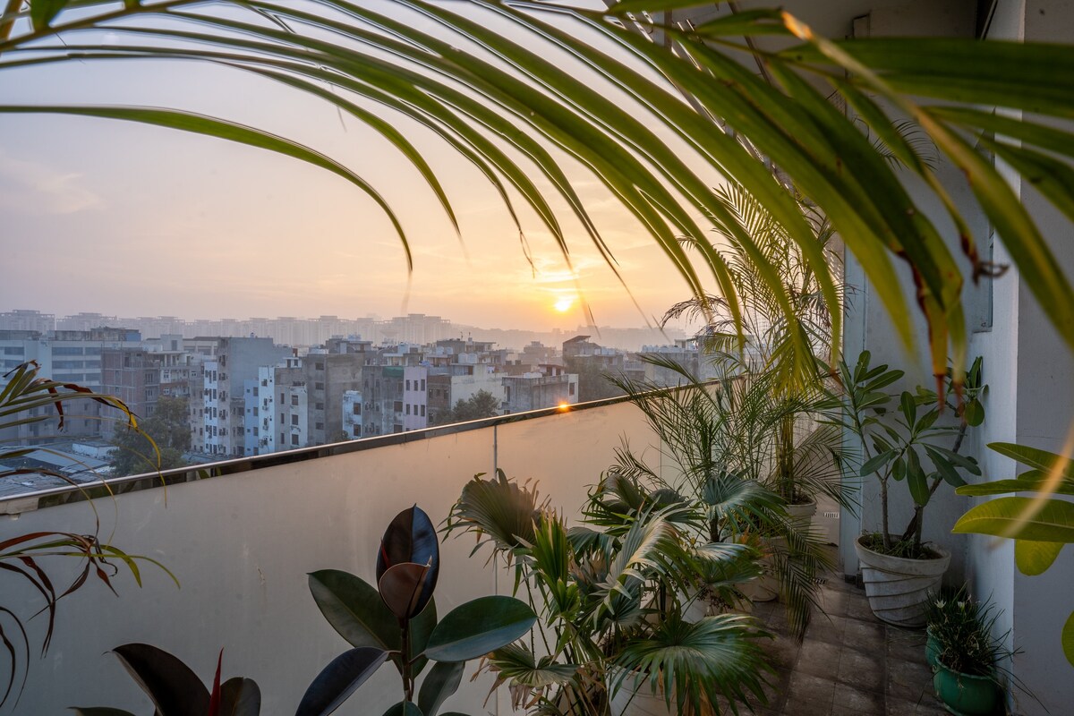 Sunny Apartment With Private Balcony