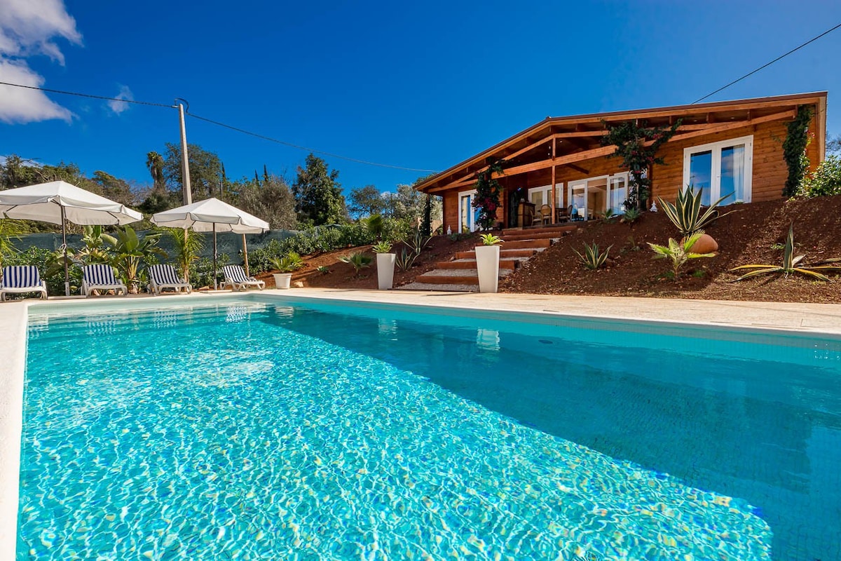 阿尔布费拉精心设计的度假木屋，带私人泳池