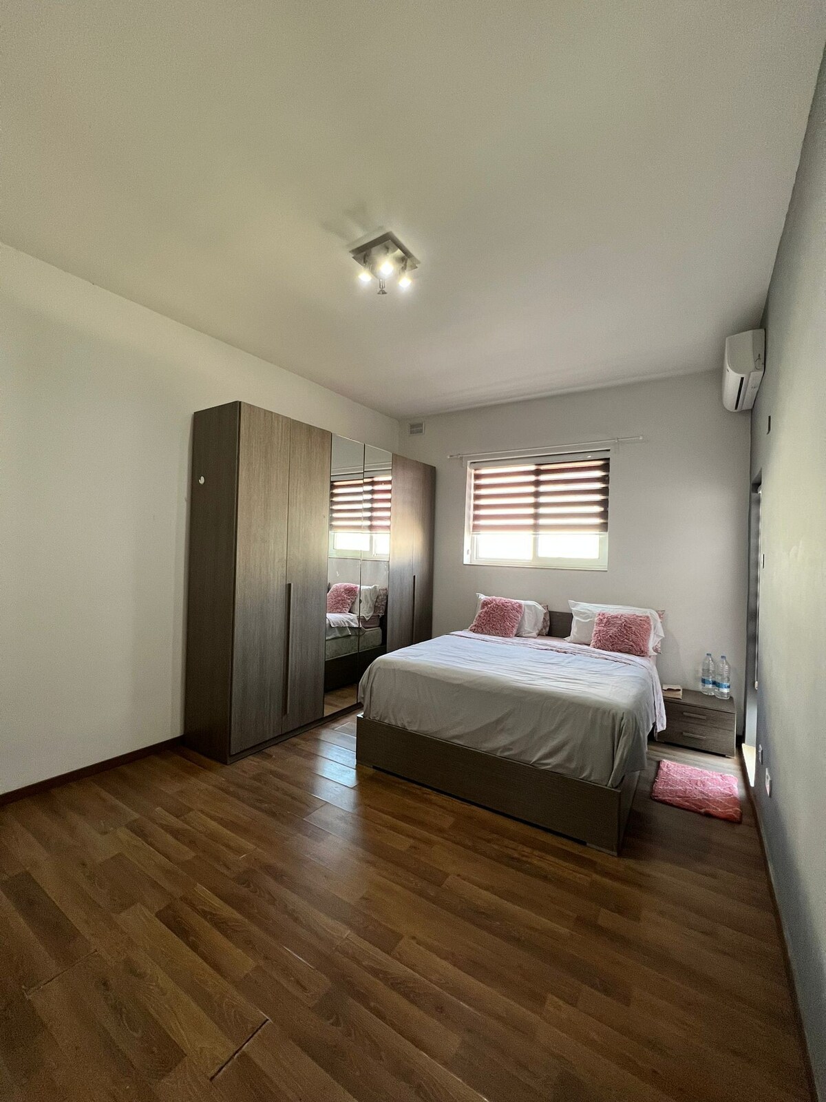 Room with private bathroom +AC
