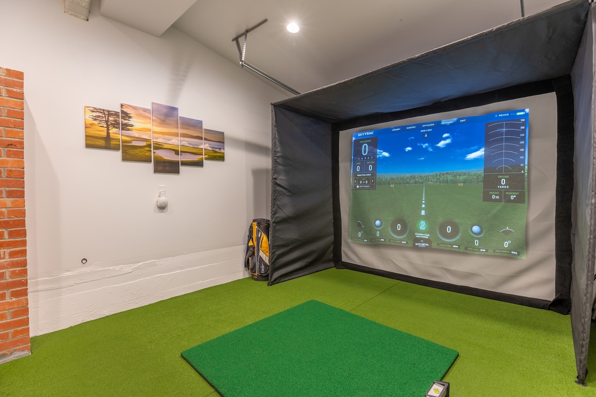 Luxury modern home with backyard + golf simulator!