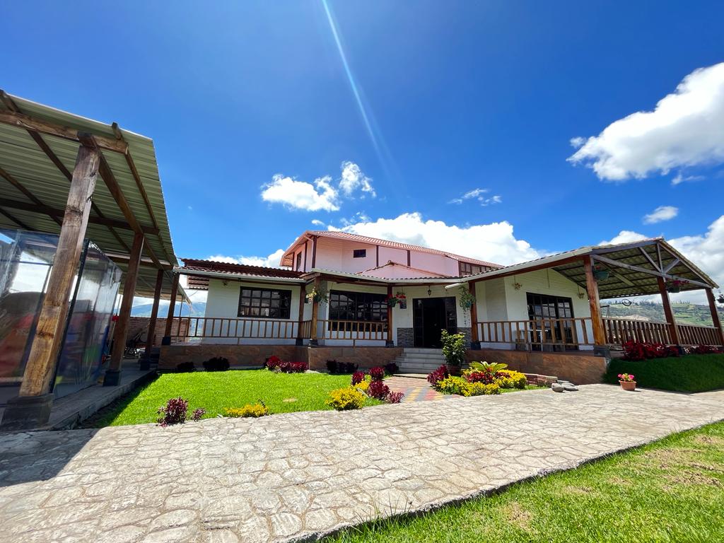 Casa de campo con hermosa vista