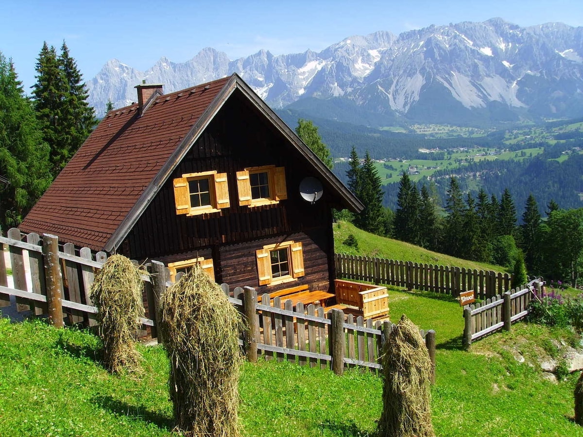 Berghütte mit Traum-Panorama