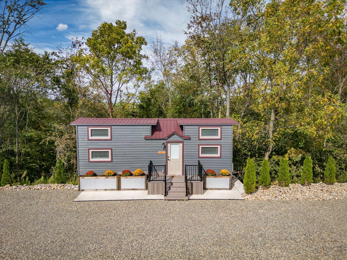 Juneberry Cottage at Floret Hill