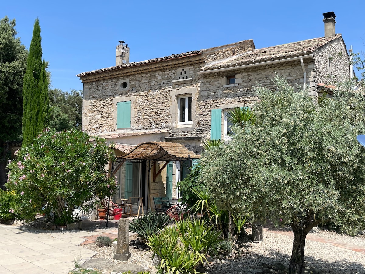 Mas provençal avec piscine