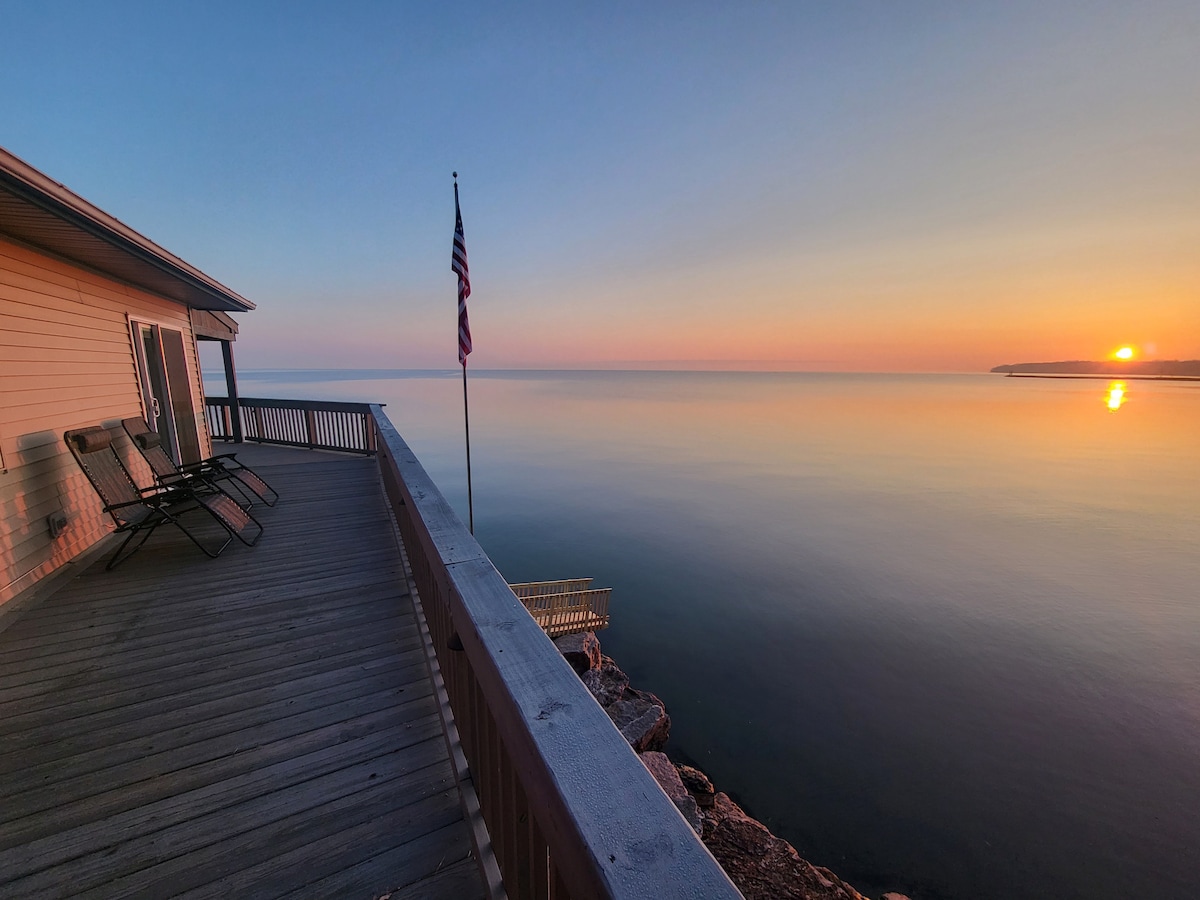 Sea Breeze Lakefront Cottage