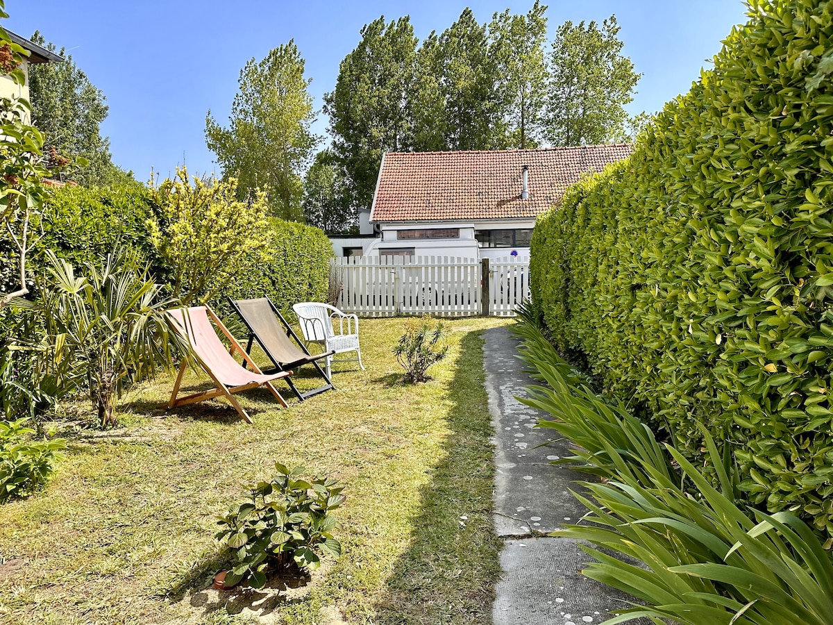 Maisonette et son jardin à 5min à pied de la mer