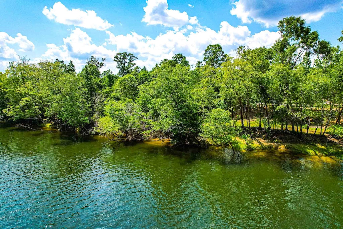 Rivers Edge Cabin