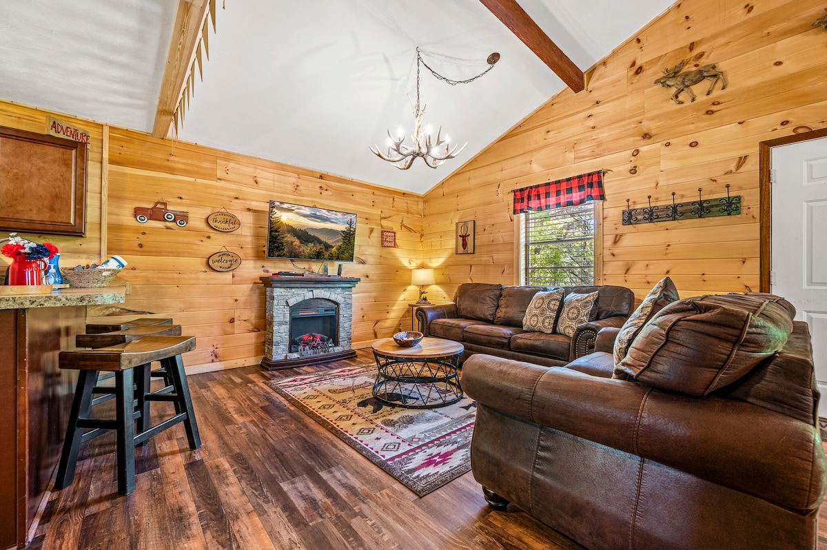 Adorable Cabin- Red Moose Lodge