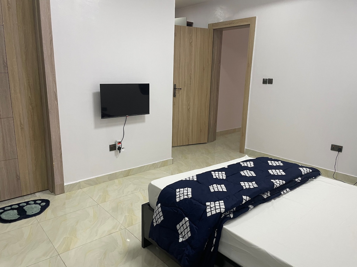 Travel home 6:Lovely 2-bedroom serviced apartment.