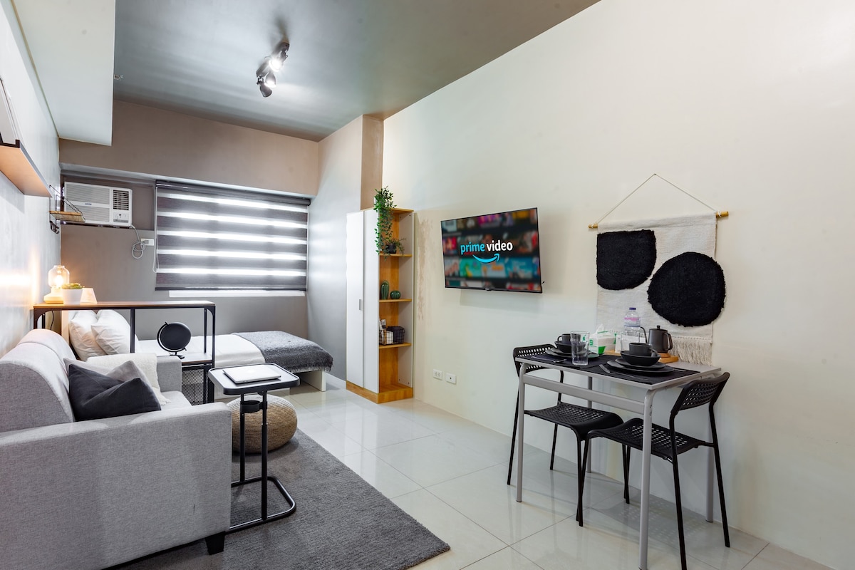 20% OFF! Central Makati Studio - FREE Parking+Pool