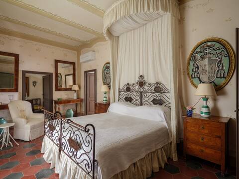 Castello di Fighine - Luxurious Villa in Tuscany