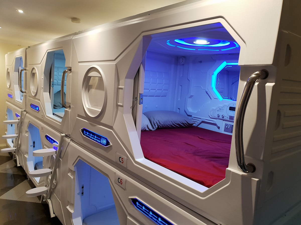 Budget Capsule Pod for Non-Fussy Guest