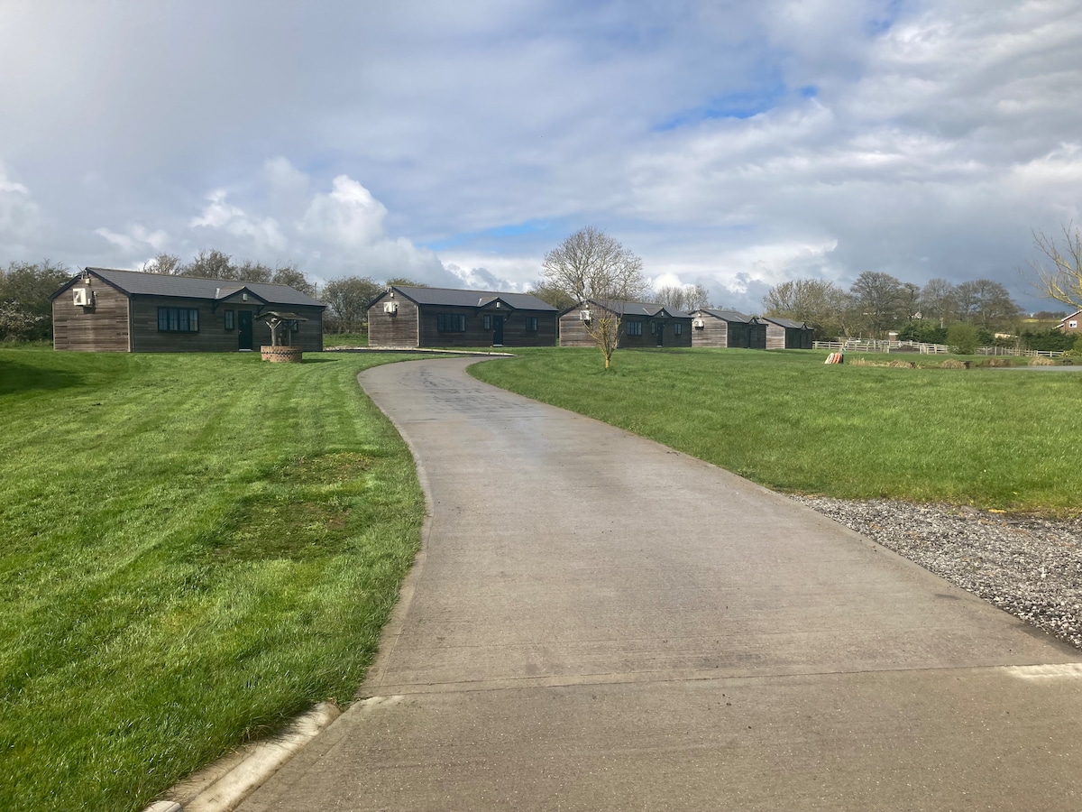 Abbey Hill cottages 1, lake, countryside views