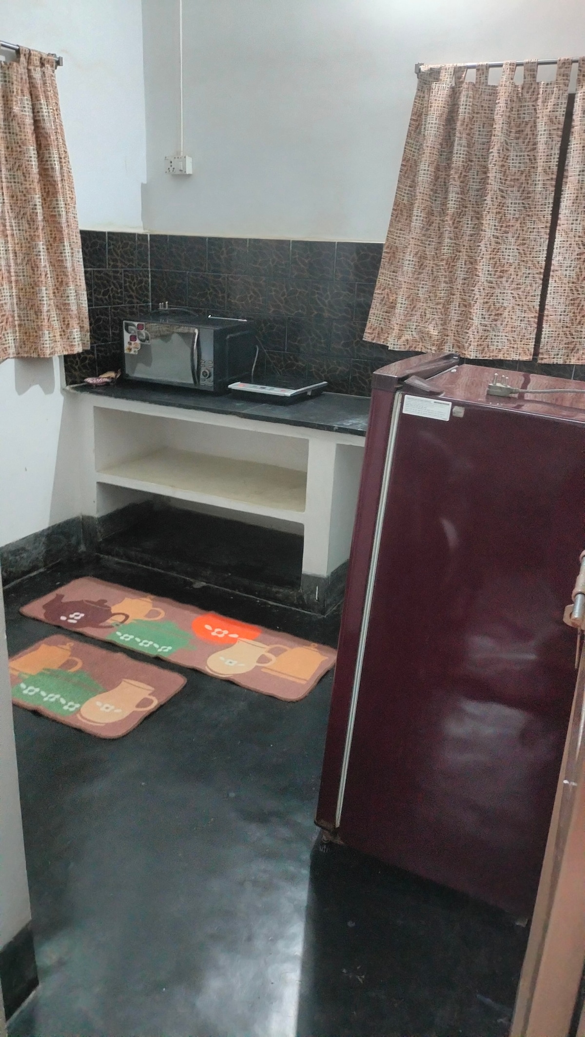 Pet friendly ac room in a peaceful locality!