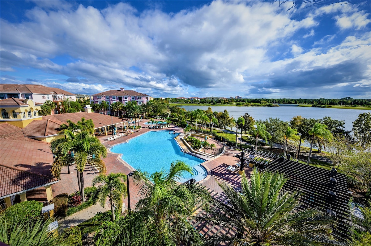 Vista Cay Oversize Luxury Premium Condo Near Parks