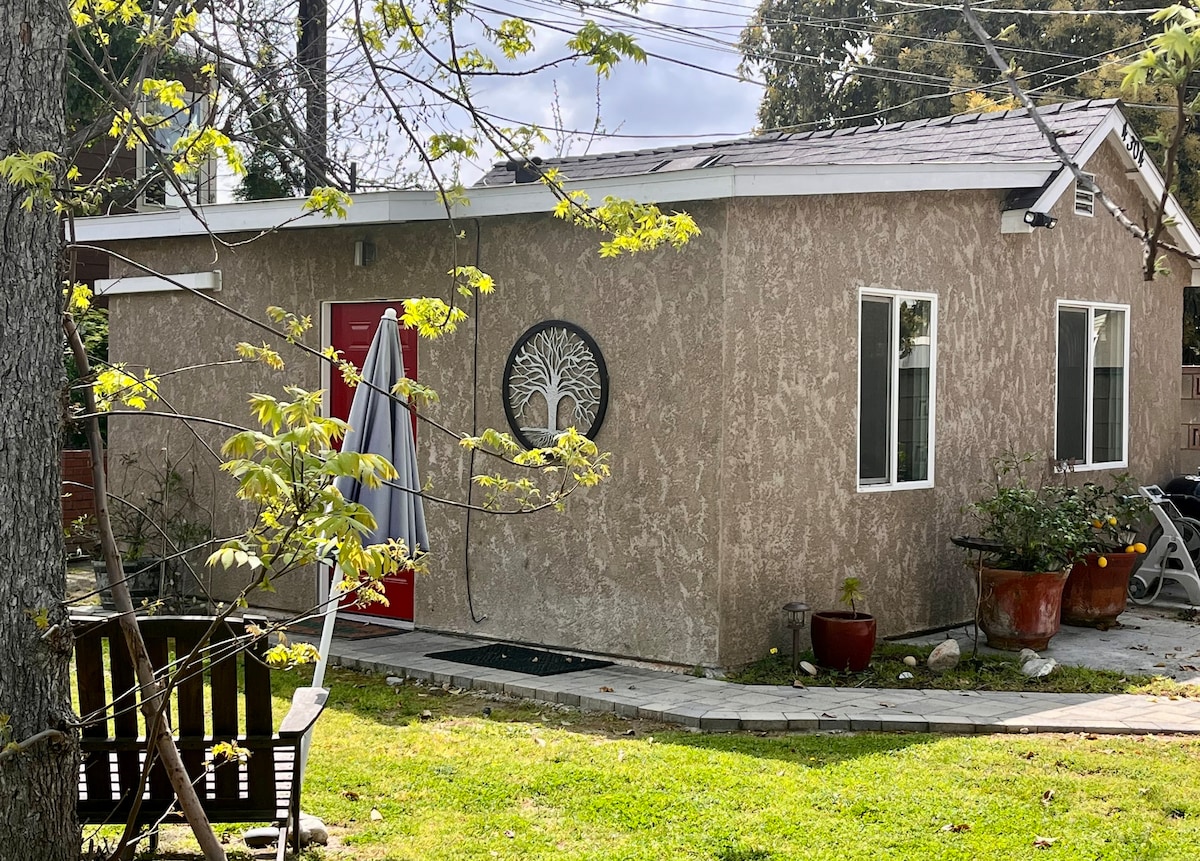 Beautiful LA Guest House Near USC and DTLA