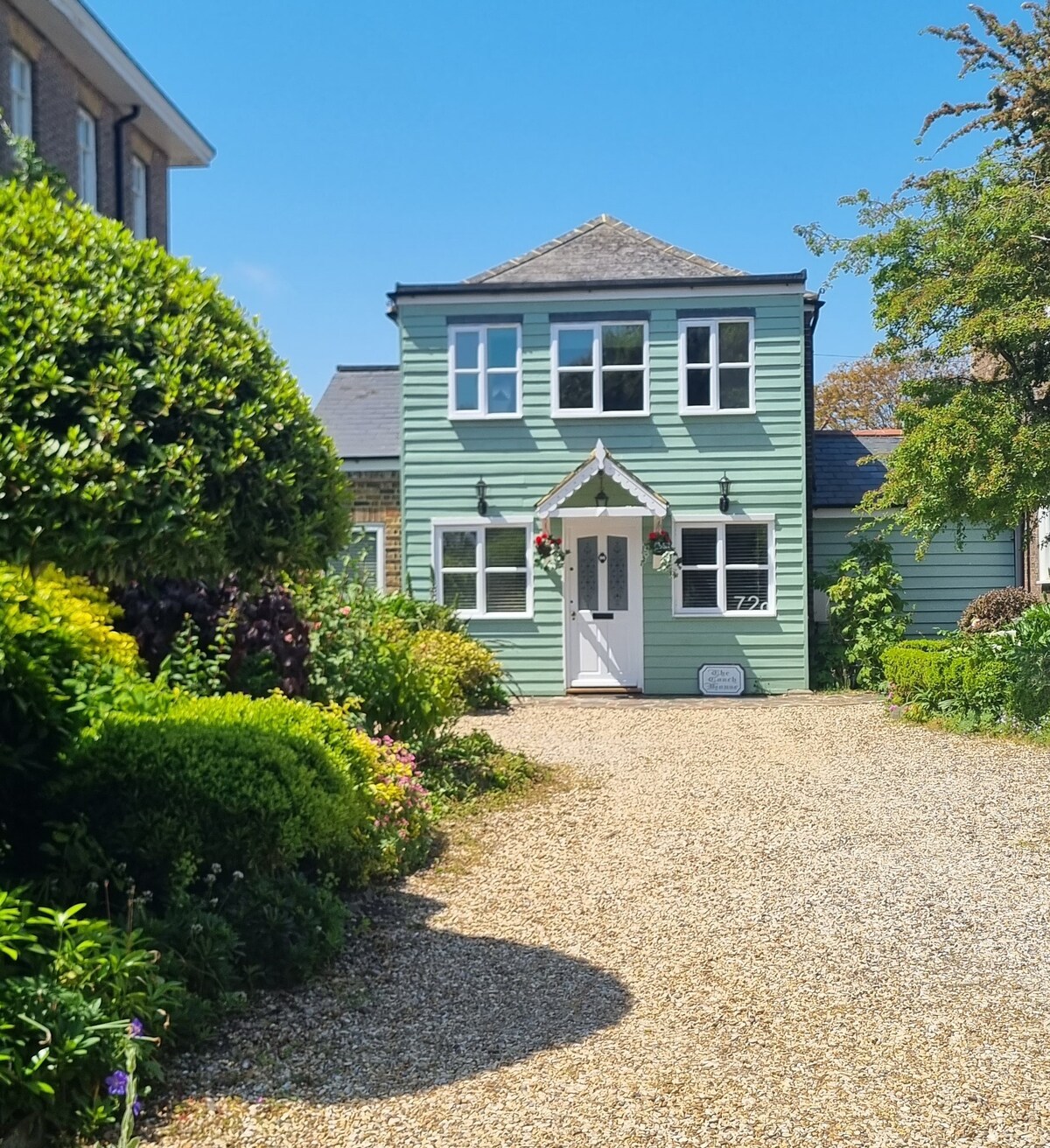 Detached Coastal Home with parking, by DEAL castle
