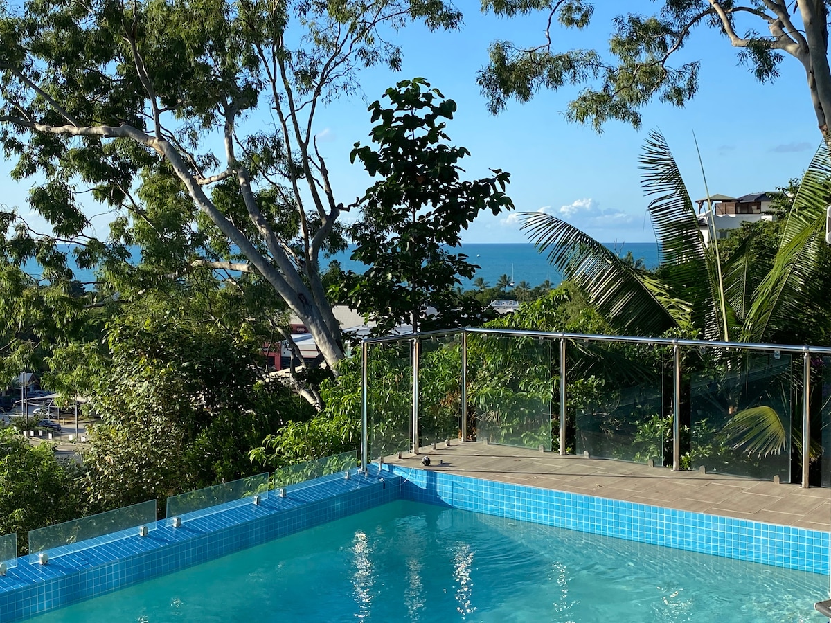 Freshwater Airlie 2 bedroom /private pool