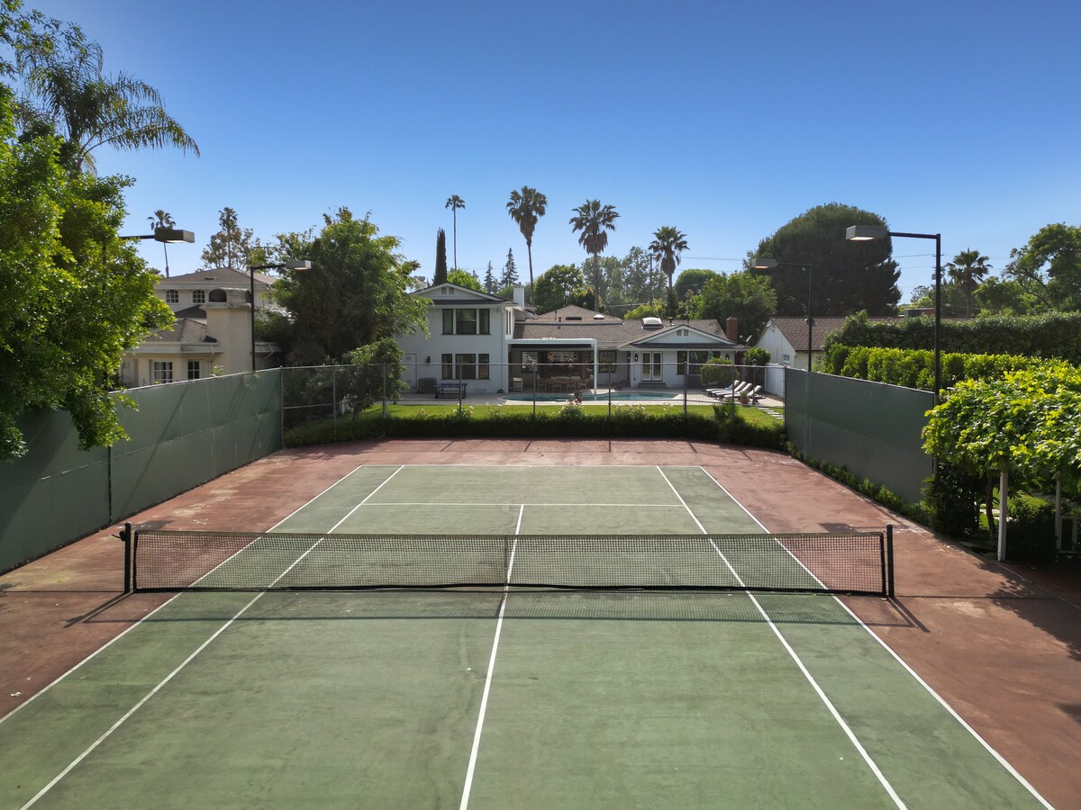 天堂绿洲|私人网球、泳池和休息室