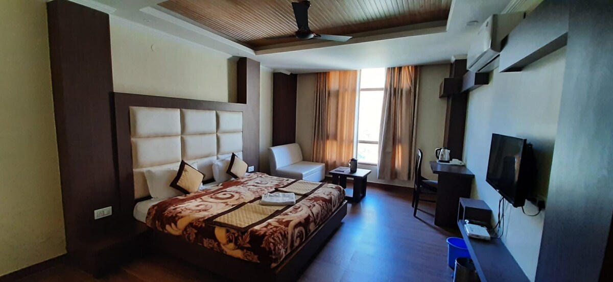 Executive Room(Mahesh Hotel)