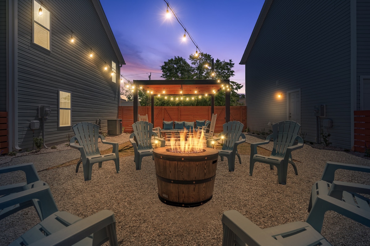 The Stylish Stay• Downtown • 3BDRM•4 Beds• Firepit