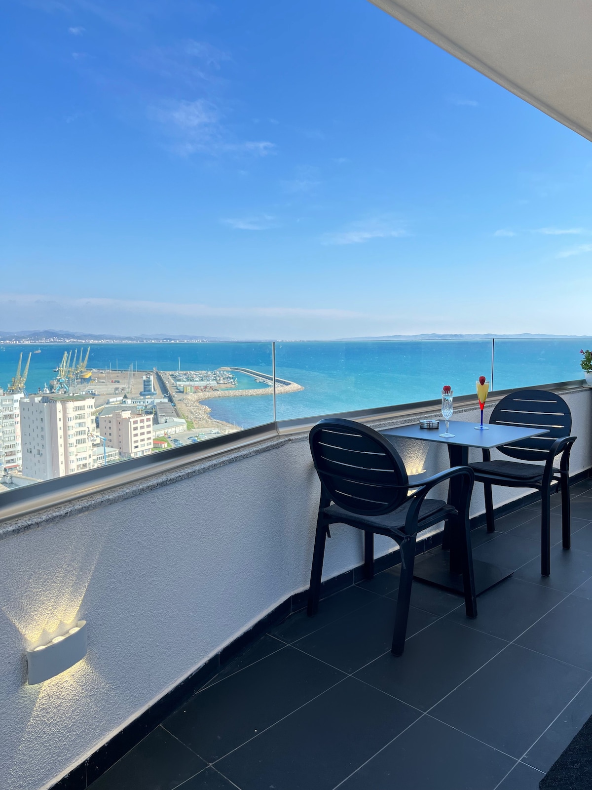 Luxury Apartment | Sea View | 1GBS Wi-Fi