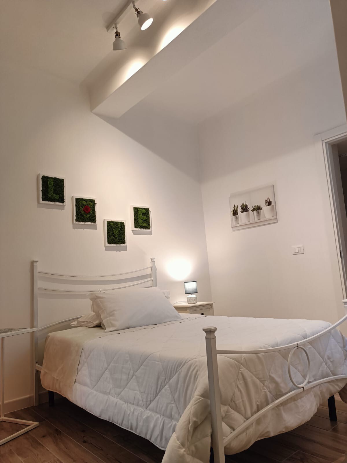 Casa Alinella, White Room