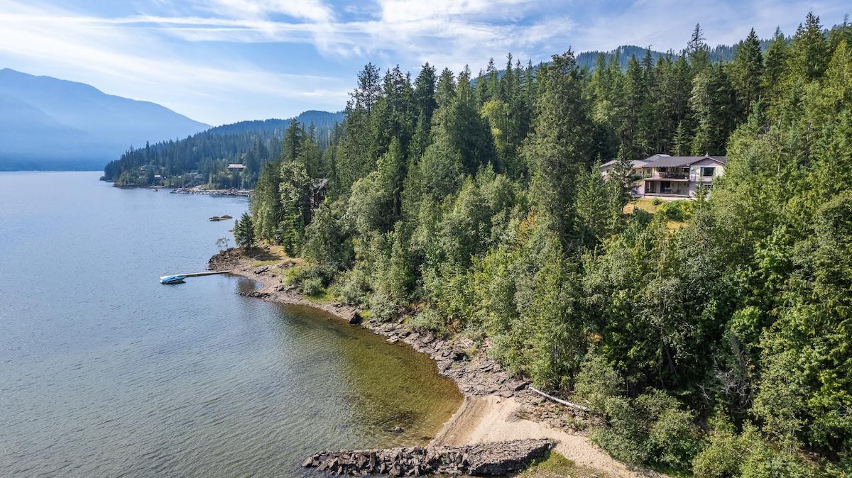 The Nest on Kootenay Lake - In Crawford Bay