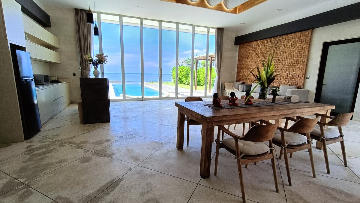 Ocean front 2bedrooms villa Sahadewa@Ketewelvillas