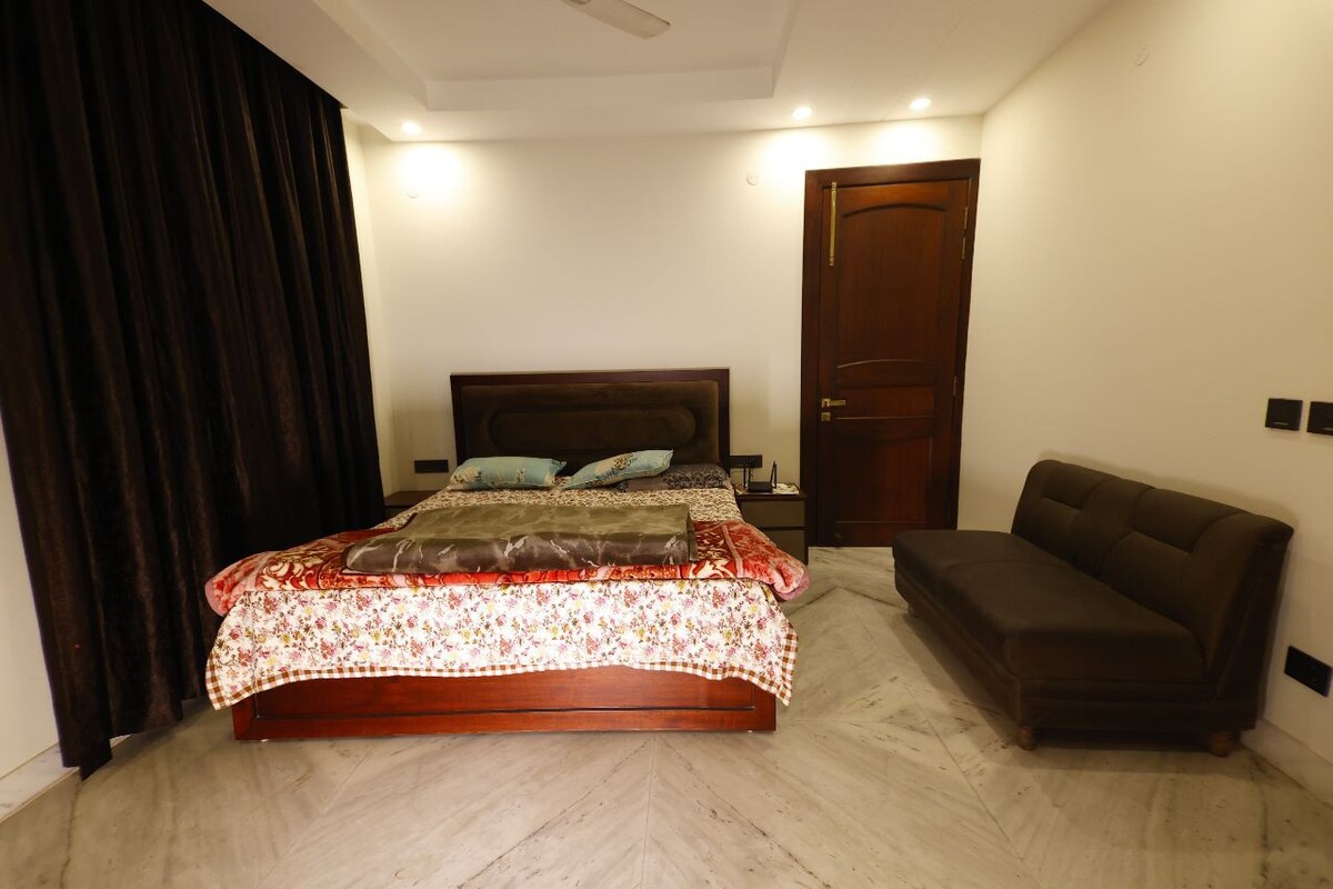 Haridwar Near Har ki Pauri Family Suite -2 Rooms