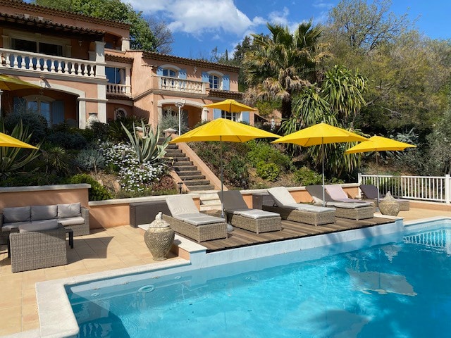 Maison 80 m2, 4 pièces, piscine chauffée, au calme