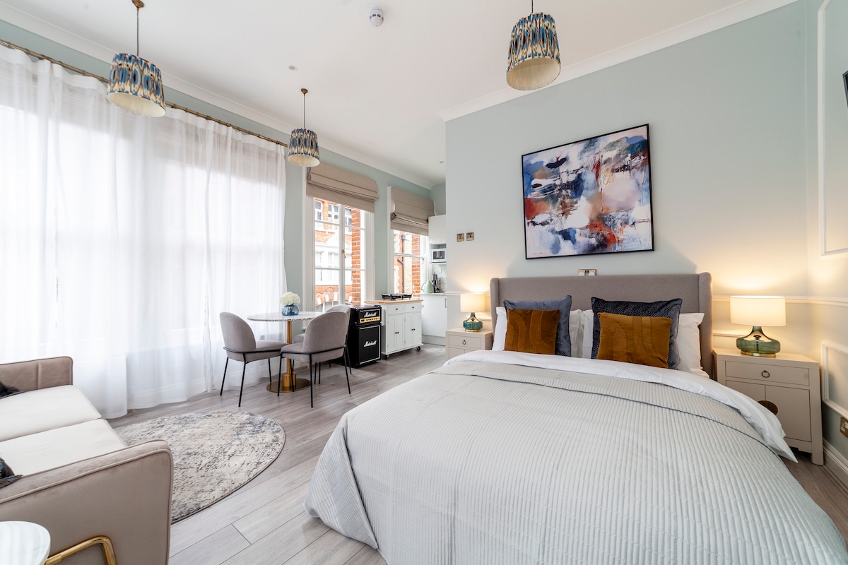 Brand New Bright Serviced Apartment In Mayfair