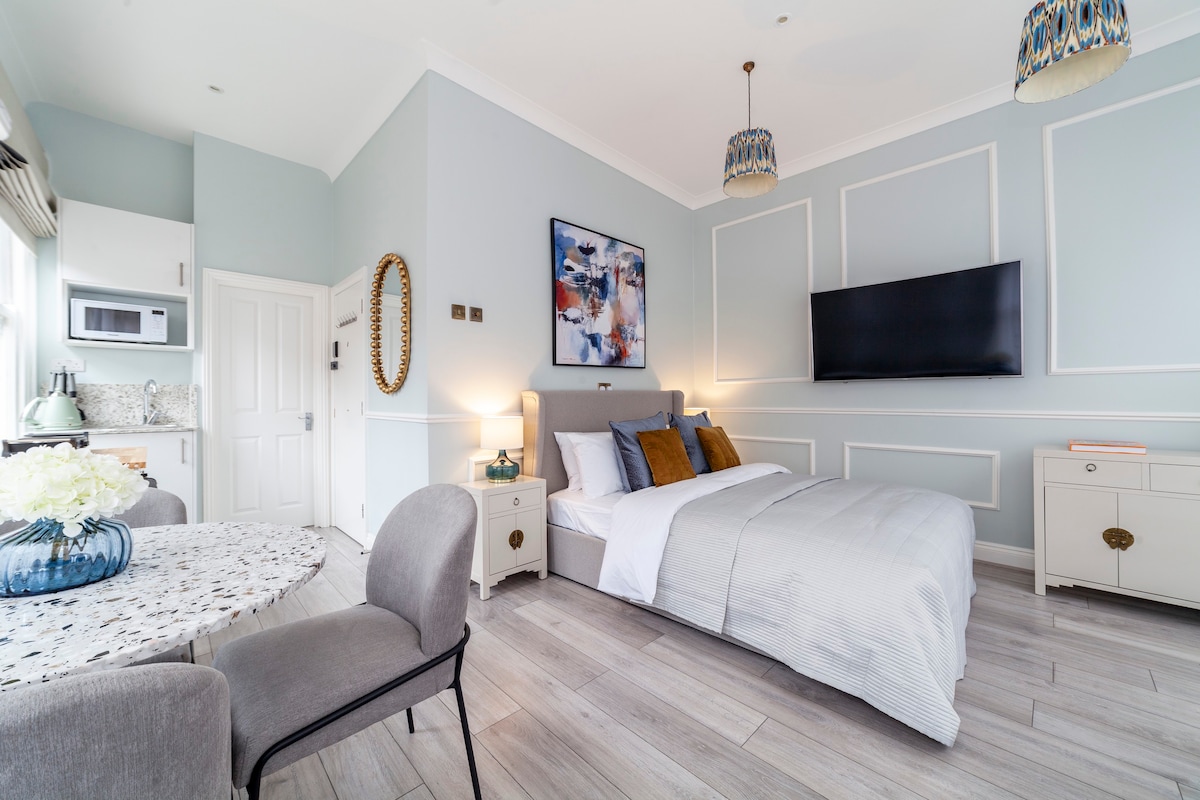 Brand New Bright Serviced Apartment In Mayfair