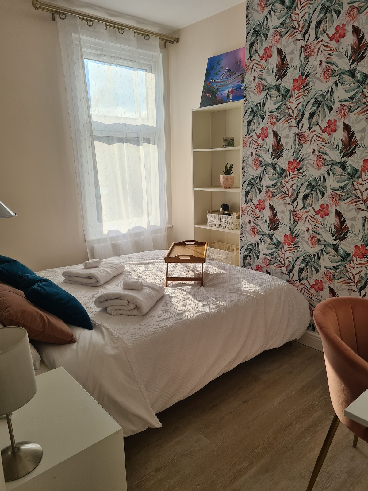 Cosy private room in London E13