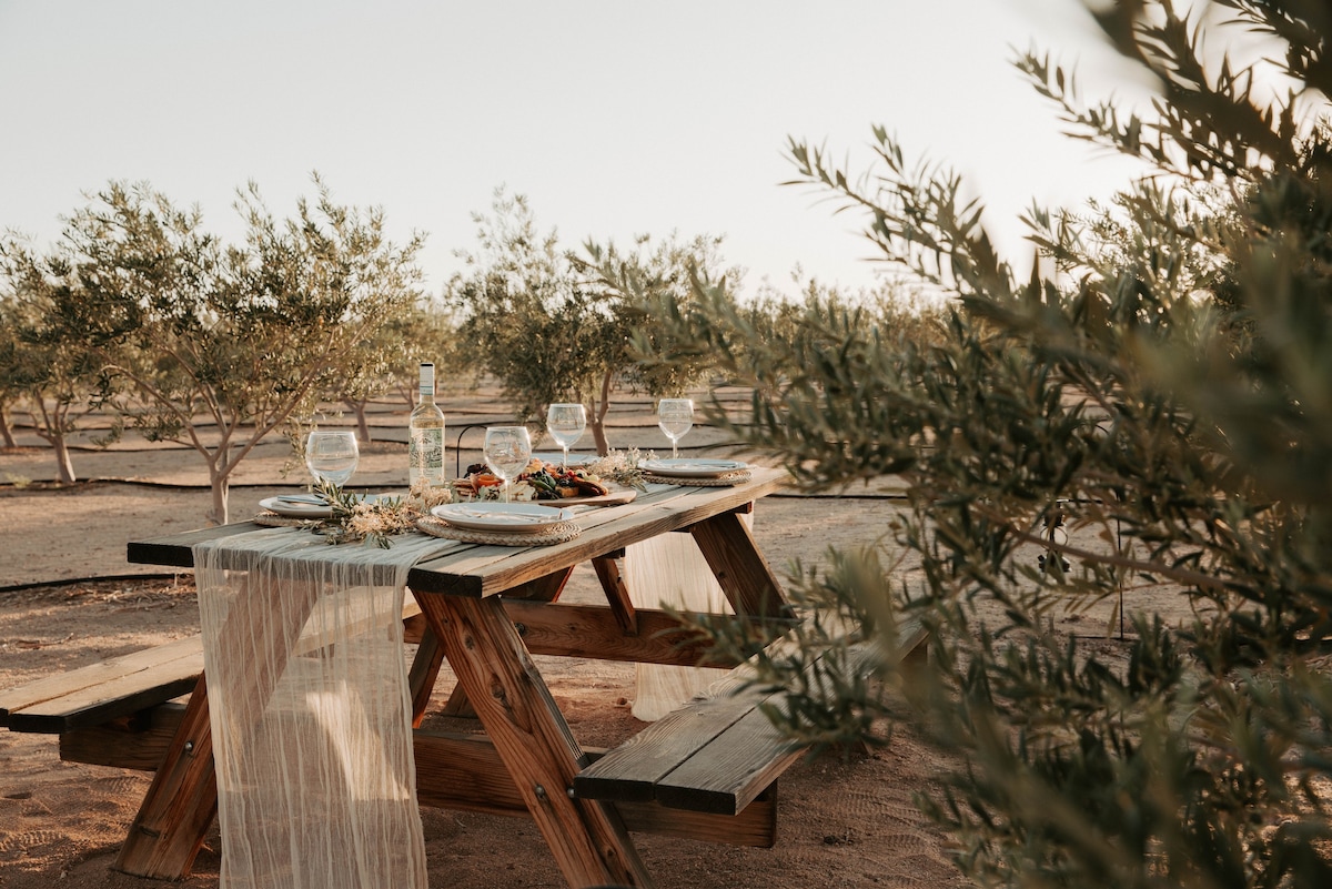 Joshua Tree Olive Farm · Serene Farm Retreat, Spa