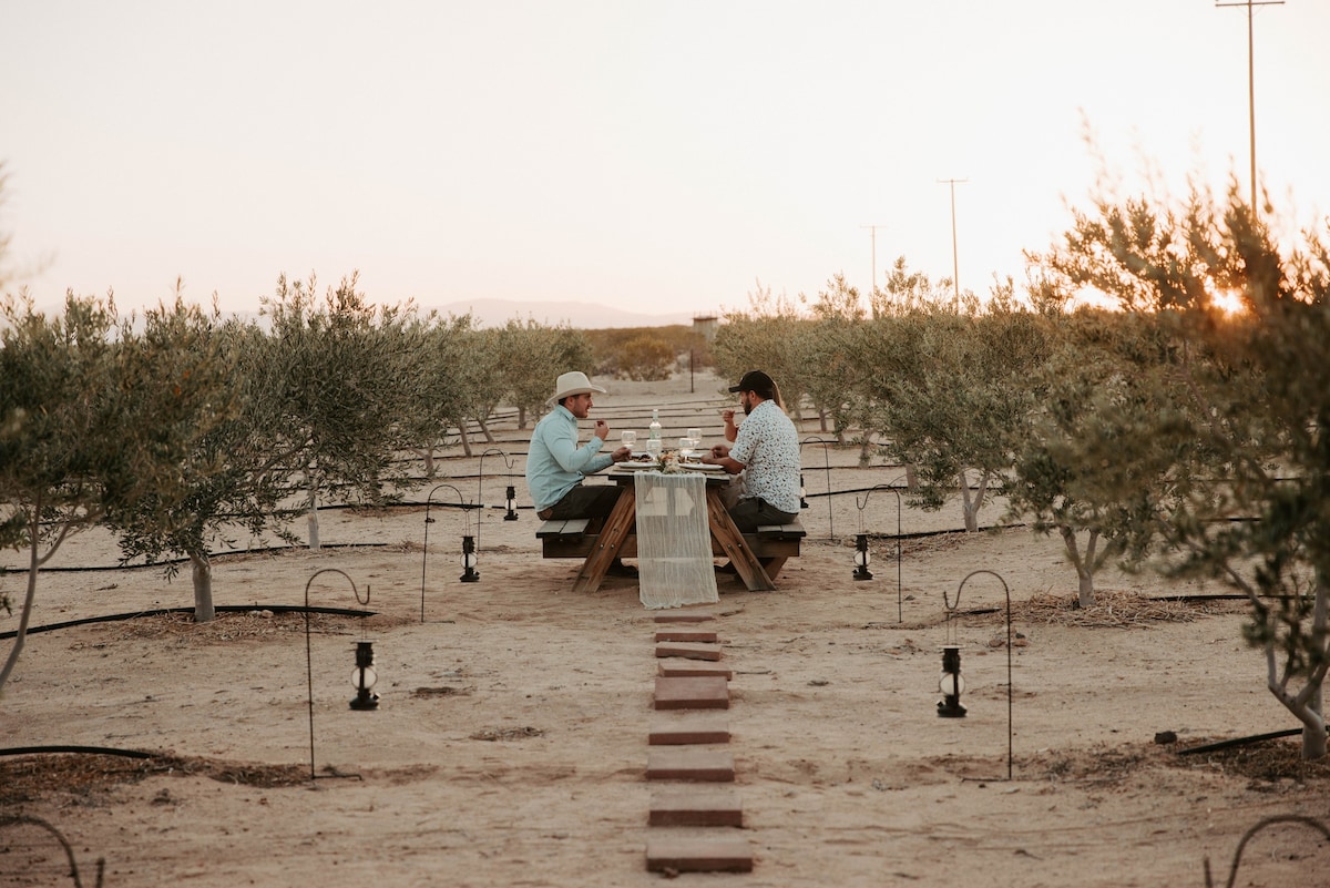 Joshua Tree Olive Farm · Serene Farm Retreat, Spa