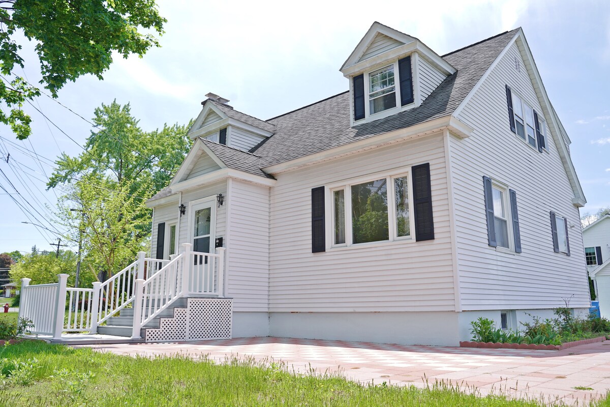 A Charming  Quiet Unit in a Two-Family House