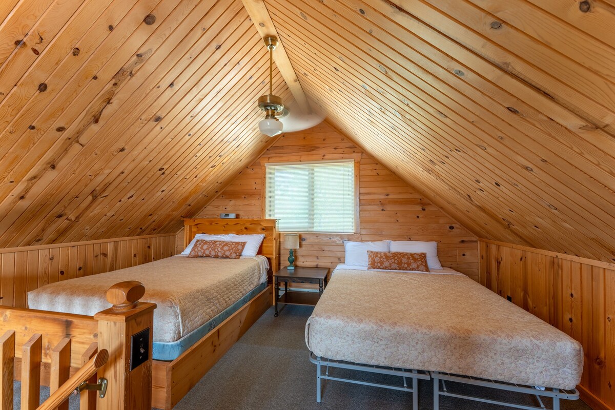 Cabin #7 Deer Ridge Resort