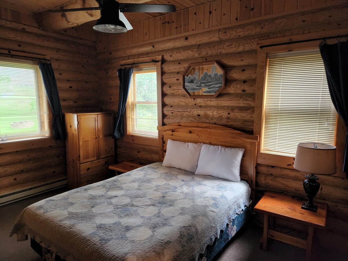 Cabin #2 Deer Ridge Resort
